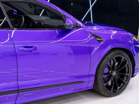Used 2022 Lamborghini Urus AWD/4WD image 13