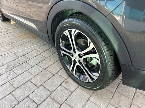 Used 2020 Chevrolet Bolt Premier w/ Infotainment Package image 9