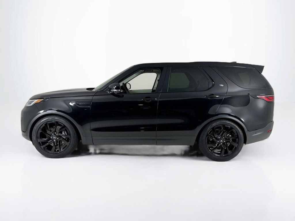 Used 2024 Land Rover Discovery S AWD/4WD image 2