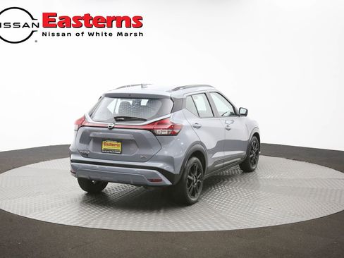 Used 2023 Nissan Kicks SR w/ SR Premium Package FWD image 39