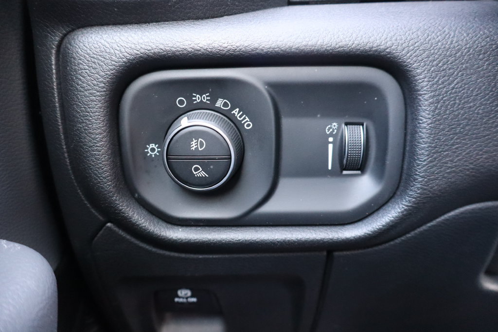 Used 2020 RAM 1500 Big Horn AWD/4WD image 15