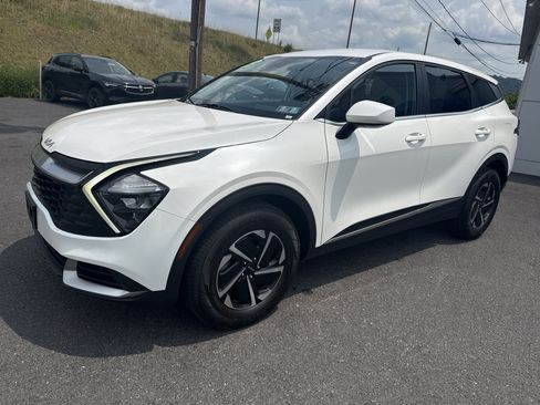 Used 2023 Kia Sportage LX AWD/4WD image 9