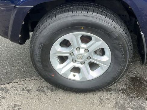 Certified 2019 Toyota 4Runner SR5 Premium image 8