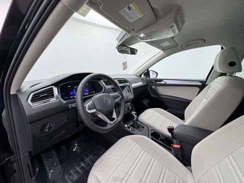 Used 2024 Volkswagen Tiguan S image 9