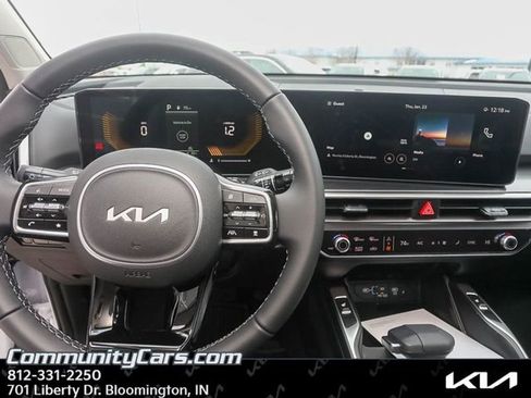 Certified 2025 Kia Sorento S w/ Panoramic Sunroof Package image 10