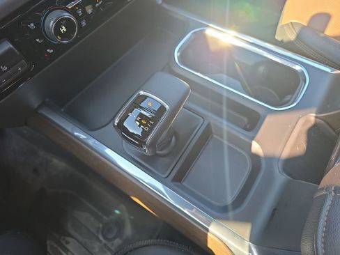 Certified 2024 Chevrolet Silverado 1500 High Country w/ Technology Package image 23