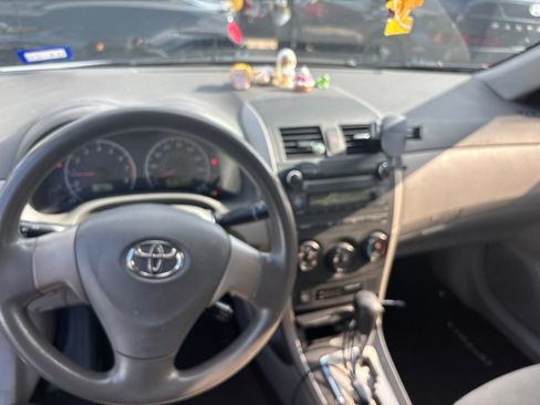 Used 2010 Toyota Corolla LE FWD image 6