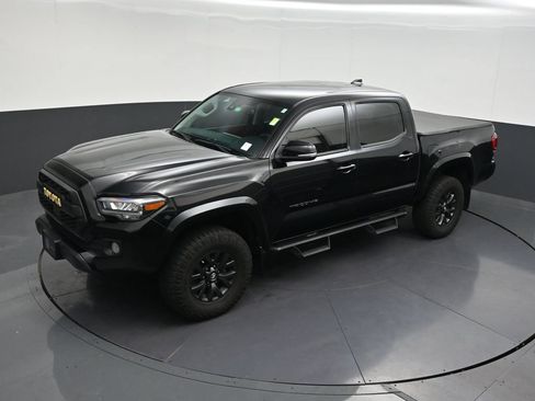 Used 2023 Toyota Tacoma SR5 w/ Technology Package RWD image 15
