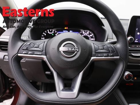 Used 2023 Nissan Altima 2.5 SV FWD image 10