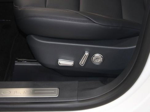 New 2026 Lincoln Nautilus Premier w/ Equipment Group 102A image 21