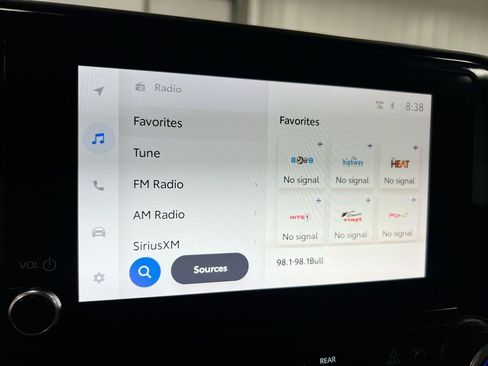 Used 2023 Toyota Highlander LE image 14