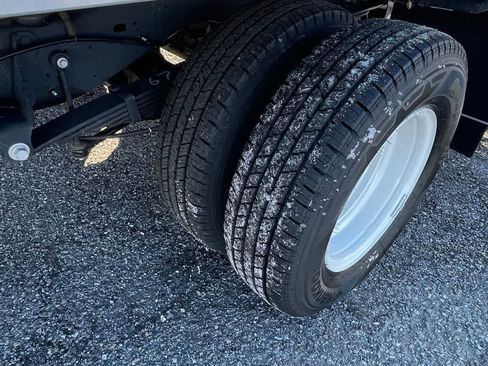 New 2024 Ford E-450 and Econoline 450 Super Duty w/ Power Windows & Locks Group RWD image 12