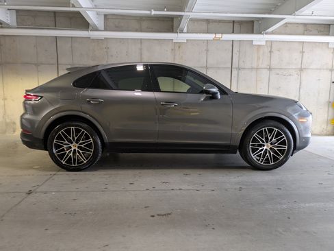 Certified 2024 Porsche Cayenne Coupe image 11