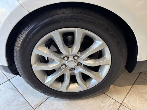 Used 2016 Land Rover Range Rover Sport HSE AWD/4WD image 17