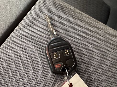 Used 2012 Ford F150 XLT w/ XLT Chrome Pkg image 11