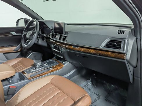 Used 2018 Audi Q5 Prestige w/ Prestige Package image 28