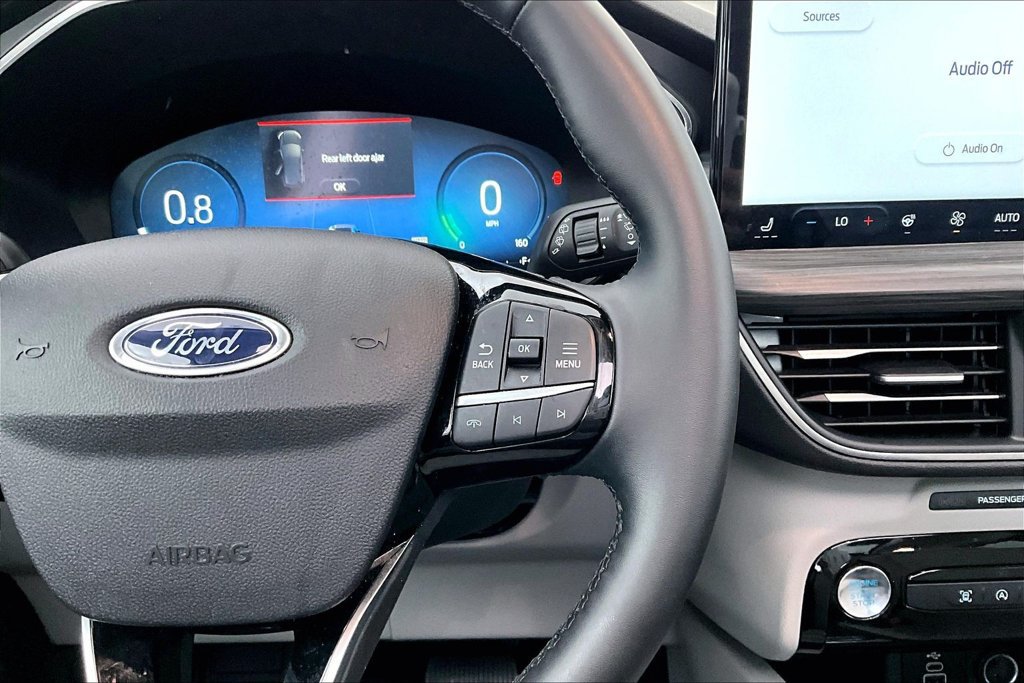 Used 2025 Ford Escape Platinum AWD/4WD image 26