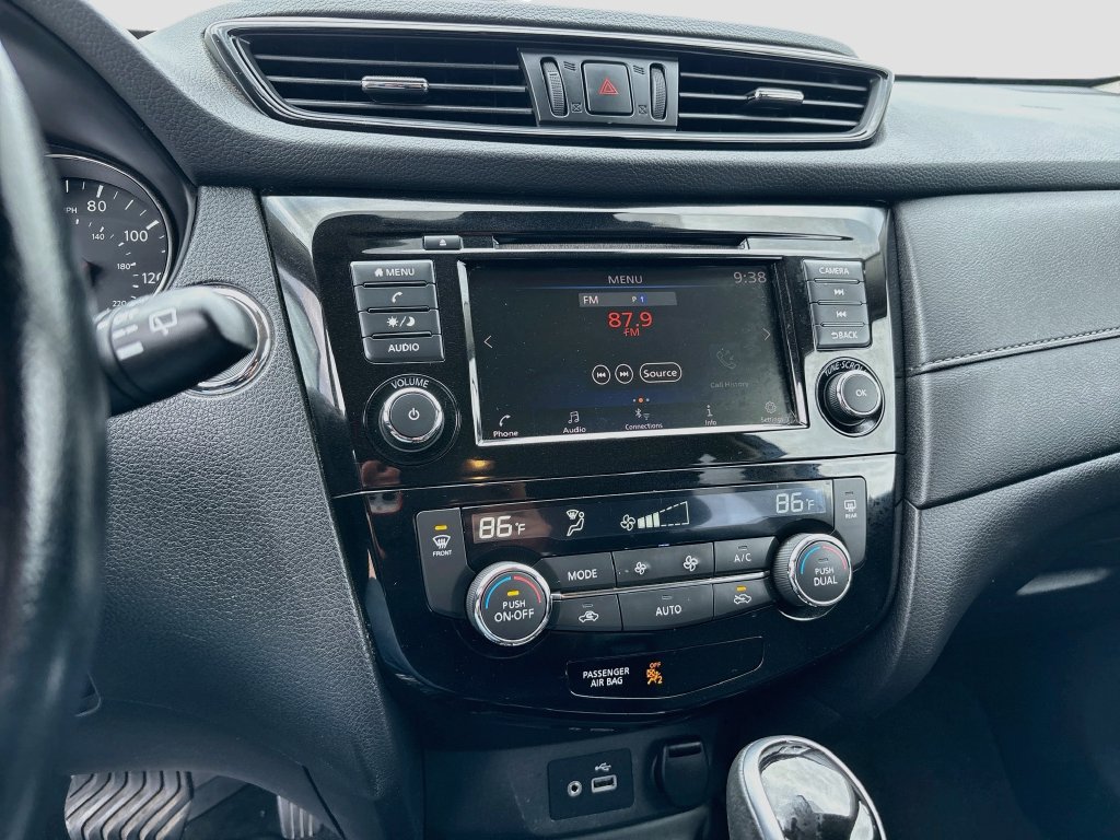 Used 2020 Nissan Rogue SV AWD/4WD image 14
