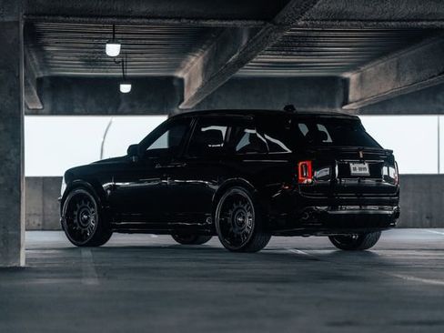 Used 2022 Rolls-Royce Cullinan w/ Cullinan Package image 8