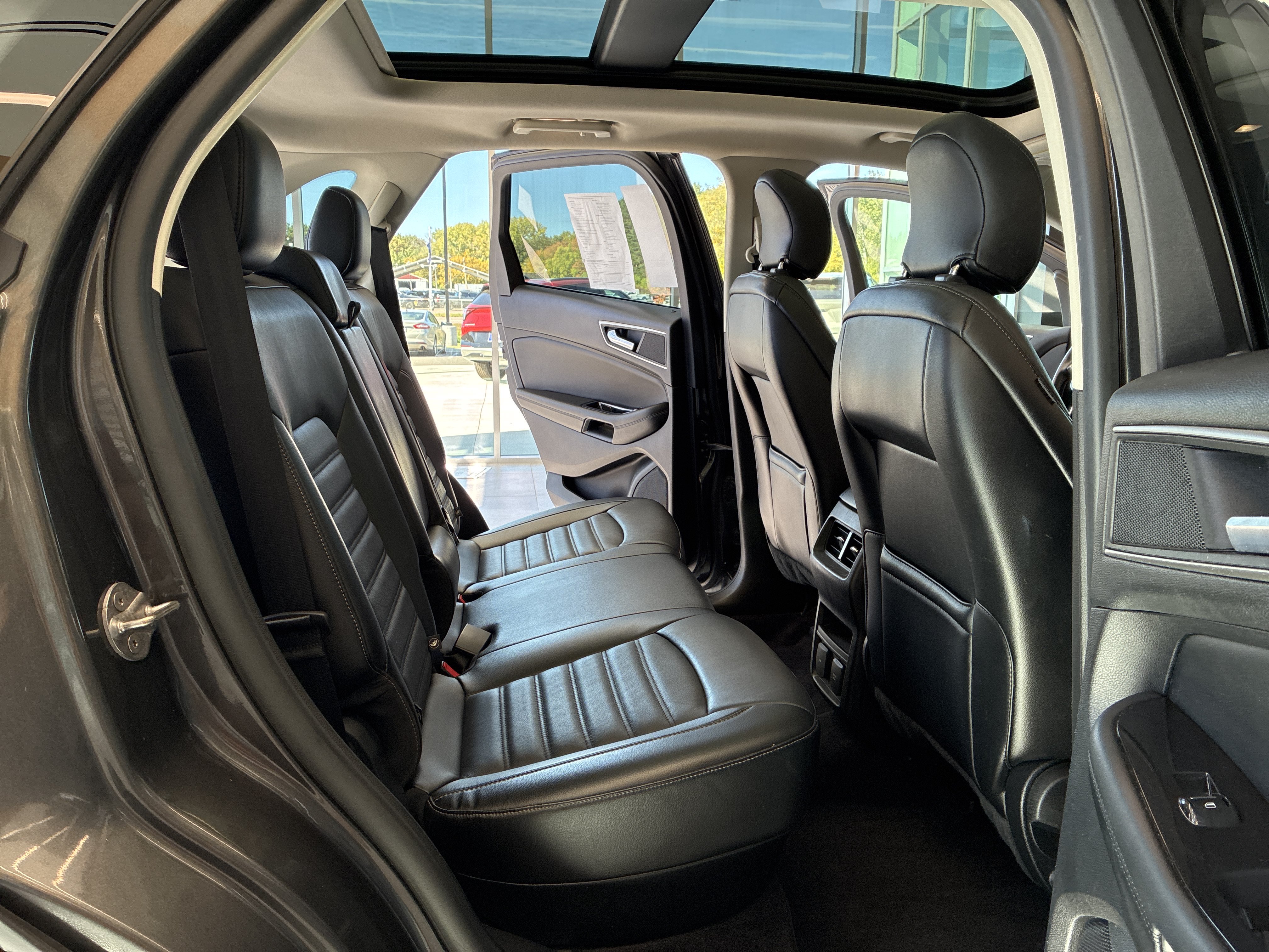 Used 2015 Ford Edge SEL w/ Equipment Group 201A AWD/4WD image 10