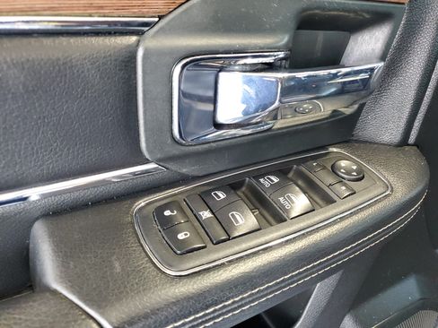 Used 2017 RAM 1500 Laramie w/ Convenience Group AWD/4WD image 16