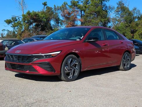 New 2025 Hyundai Elantra SEL image 2