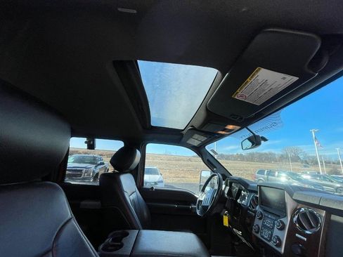 Used 2015 Ford F250 Lariat w/ Lariat Ultimate Package image 4