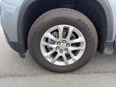 Used 2021 Chevrolet Traverse LS image 9