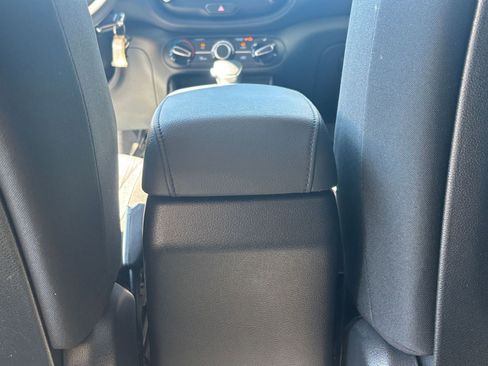 Used 2025 Kia Soul LX w/ LX Technology Package image 23