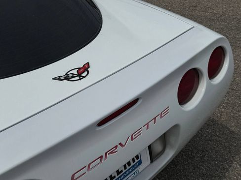 Used 1997 Chevrolet Corvette Coupe w/ Memory Pkg RWD image 34