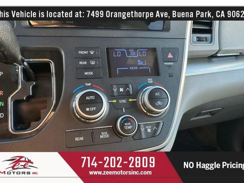 Used 2017 Toyota Sienna LE FWD image 38