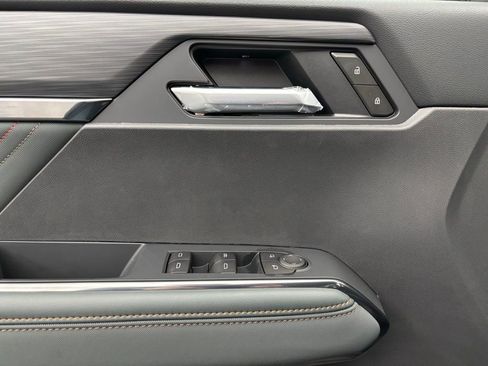 New 2025 GMC Acadia AT4 image 18