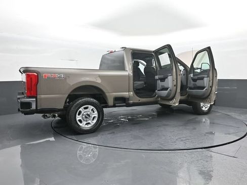 New 2026 Ford F250 XLT w/ FX4 Off-Road Package AWD/4WD image 40