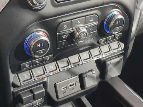 Used 2023 GMC Sierra 3500 Denali image 20