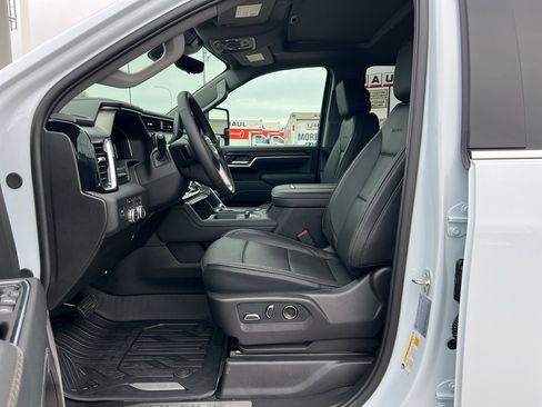 New 2026 GMC Sierra 3500 Denali w/ Denali Reserve Package AWD/4WD image 17