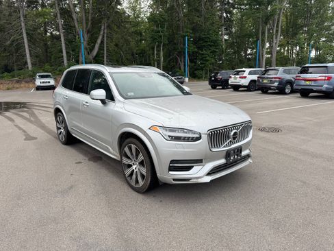 Used 2021 Volvo XC90 T8 Inscription AWD/4WD image 3