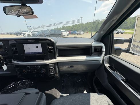 New 2026 Ford F250 XL w/ STX Appearance Package AWD/4WD image 23