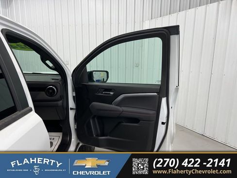 Used 2024 Chevrolet Colorado Z71 w/ Z71 Convenience Package 2 image 14