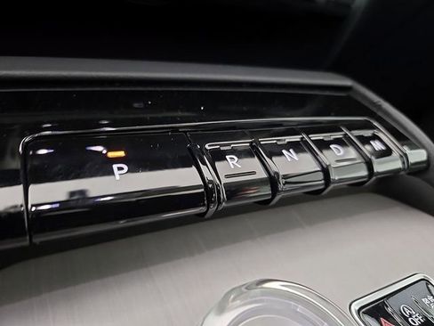 New 2025 Lincoln Navigator L Reserve AWD/4WD image 16