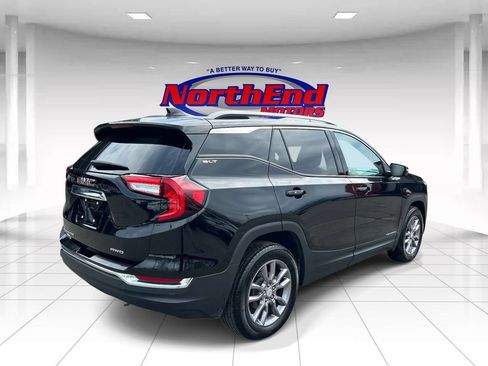 Used 2024 GMC Terrain SLT w/ Infotainment Package II AWD/4WD image 3