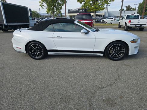 Used 2018 Ford Mustang Premium RWD image 4
