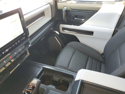 Used 2024 GMC Hummer EV 2X w/ Extreme Off-Road Package AWD/4WD image 26