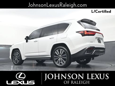 Certified 2024 Lexus LX 600 4WD w/ Luxury Package image 18