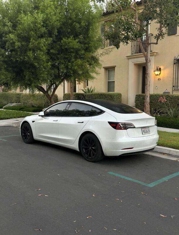 Used 2023 Tesla Model 3 Standard Range RWD image 2