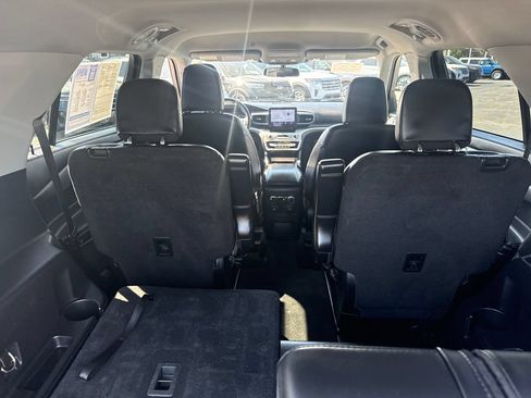 Used 2022 Ford Explorer XLT w/ Equipment Group 202A AWD/4WD image 14