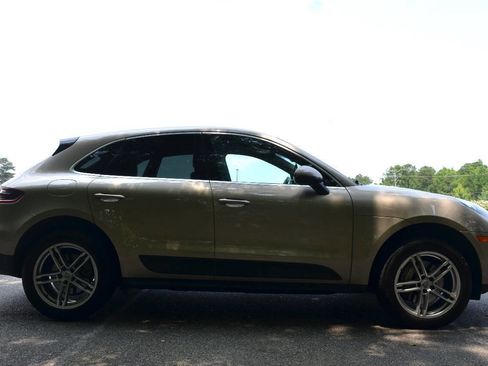 Used 2016 Porsche Macan S image 9
