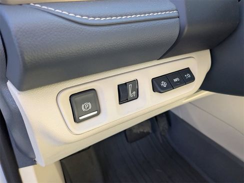 Certified 2023 GMC Acadia Denali w/ Denali Ultimate Package image 22