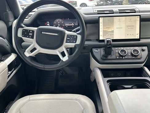 Used 2024 Land Rover Defender 110 SE AWD/4WD image 23