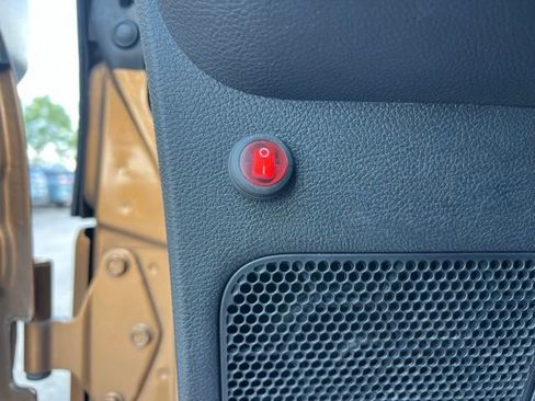 Used 2011 Jeep Wrangler Sahara w/ Connectivity Group AWD/4WD image 10