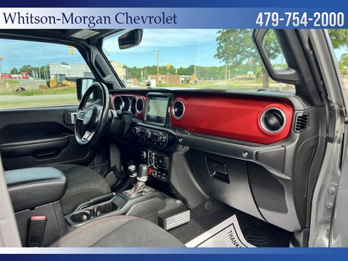 Used 2021 Jeep Gladiator Rubicon AWD/4WD image 12